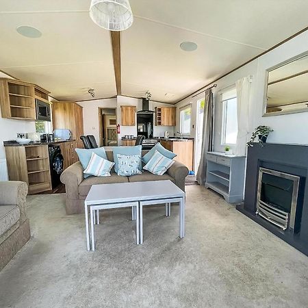 סאקסמונדהם Beautiful Caravan With Decking At Carlton Meres Holiday Park, Suffolk Ref 60022M מראה חיצוני תמונה