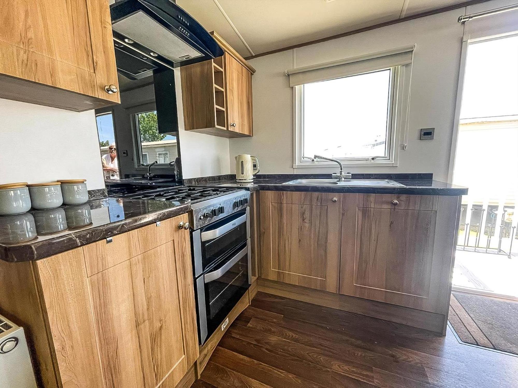 סאקסמונדהם Beautiful Caravan With Decking At Carlton Meres Holiday Park, Suffolk Ref 60022M מראה חיצוני תמונה