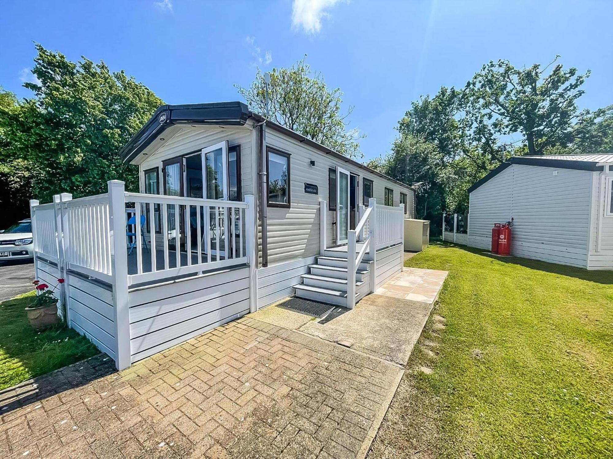סאקסמונדהם Beautiful Caravan With Decking At Carlton Meres Holiday Park, Suffolk Ref 60022M מראה חיצוני תמונה